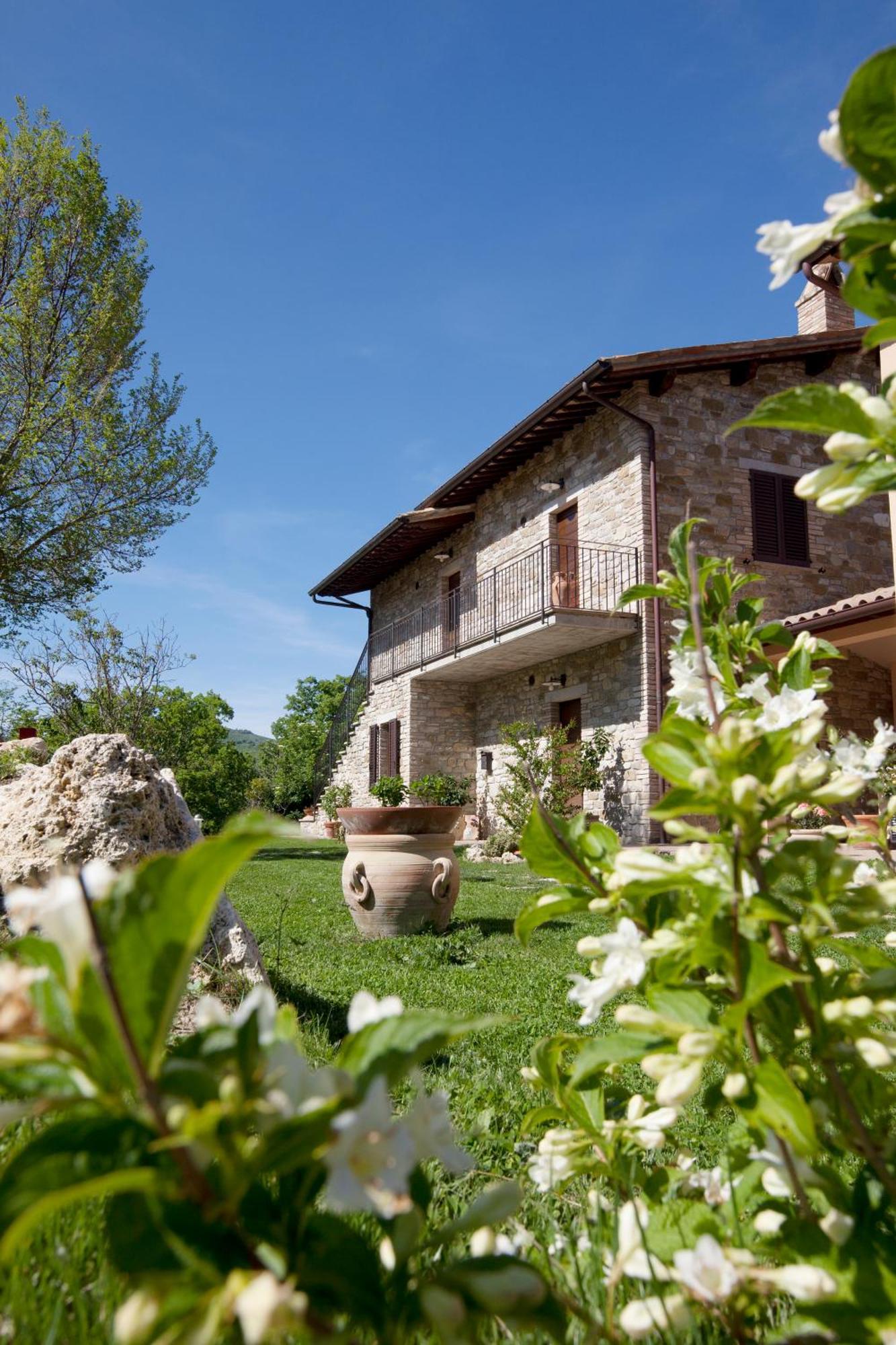 Relais Parco Del Subasio Villa Piano Delle Pieve Ngoại thất bức ảnh